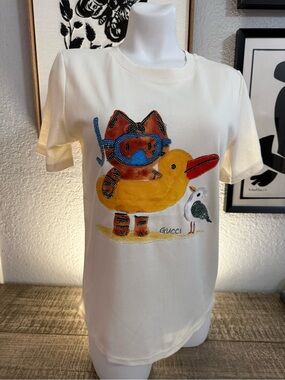 Short Sleeve Graphic Tee in Cream with Duck Print